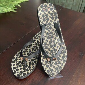 Coach Signature Amel Rubber Flip Flops in Black & Cream Size 7-8